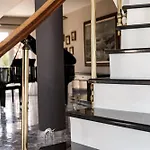 Rodami Artisan Manor